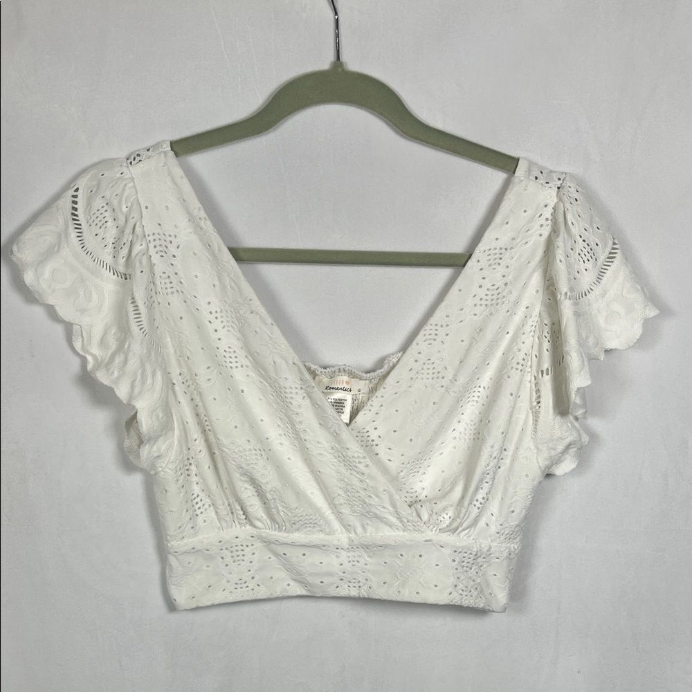 Urban Romantics Lace Crop Top size Large White